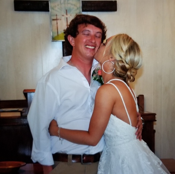 Meet your Posher, Olivia - Picture 2 of 3